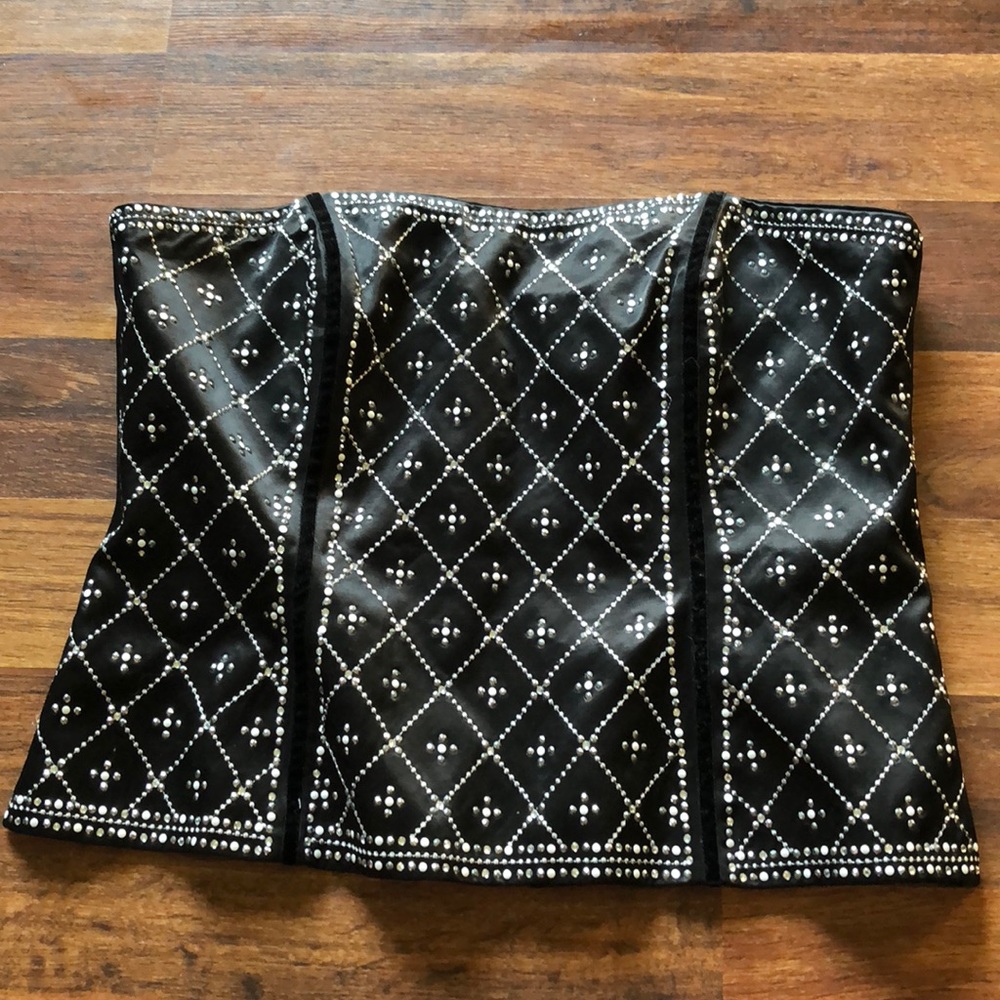 Gorgeous corset style top